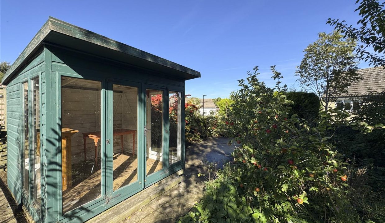 SUMMER HOUSE