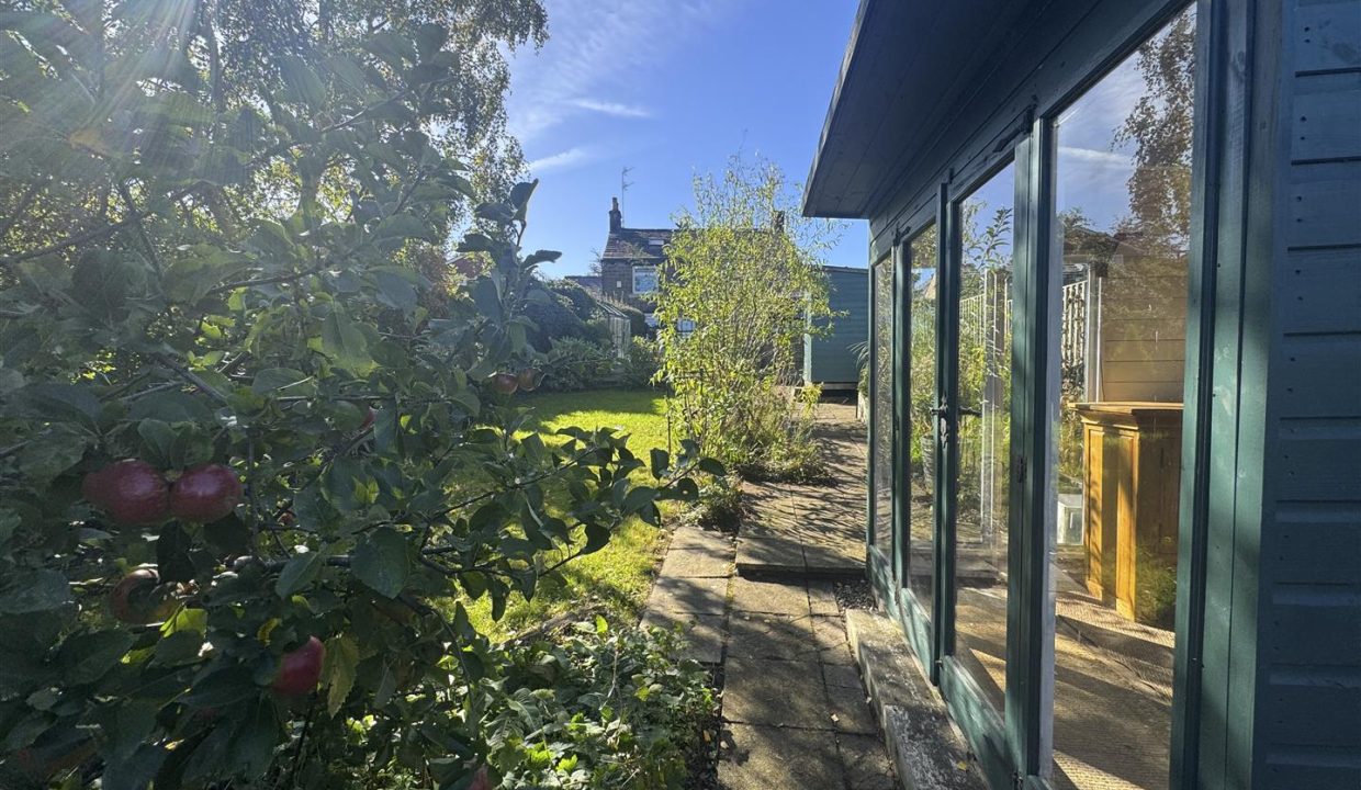 SUMMER HOUSE