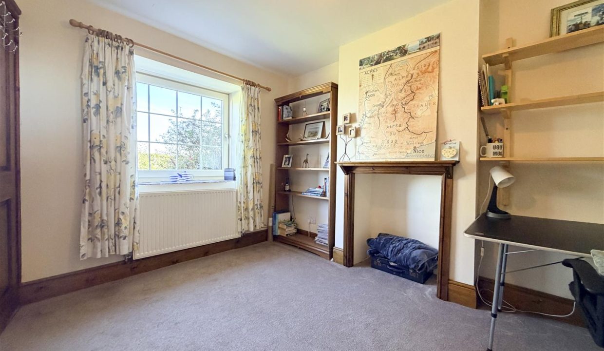 BEDROOM FIVE, SNUG OR OFFICE