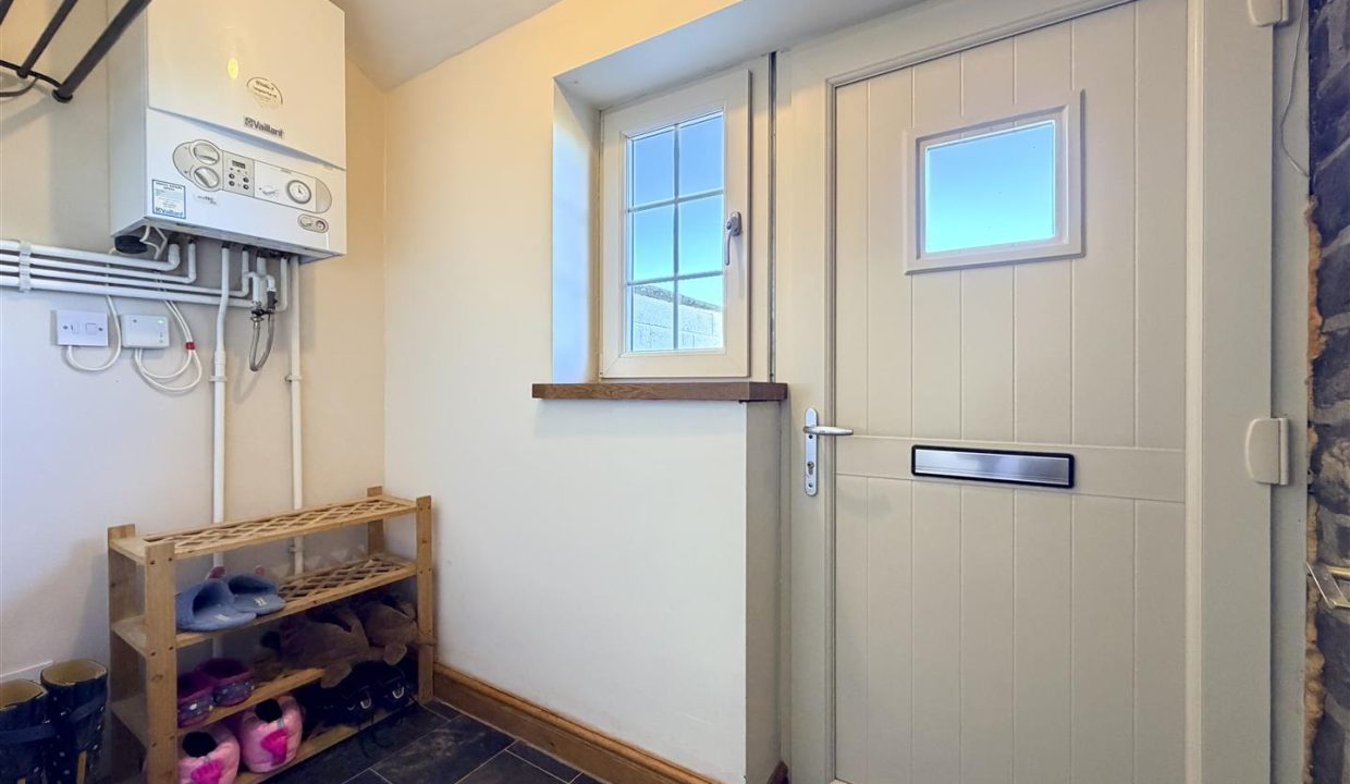 ENTRANCE PORCH